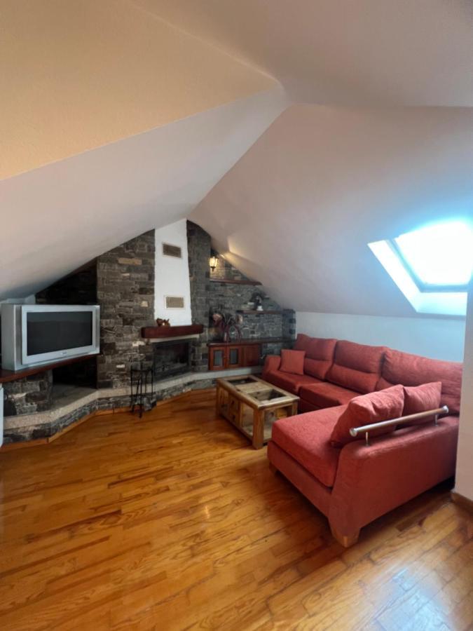 Ferienwohnung Precioso Duplex En Puigcerda Con Plaza De Parking Exterior foto