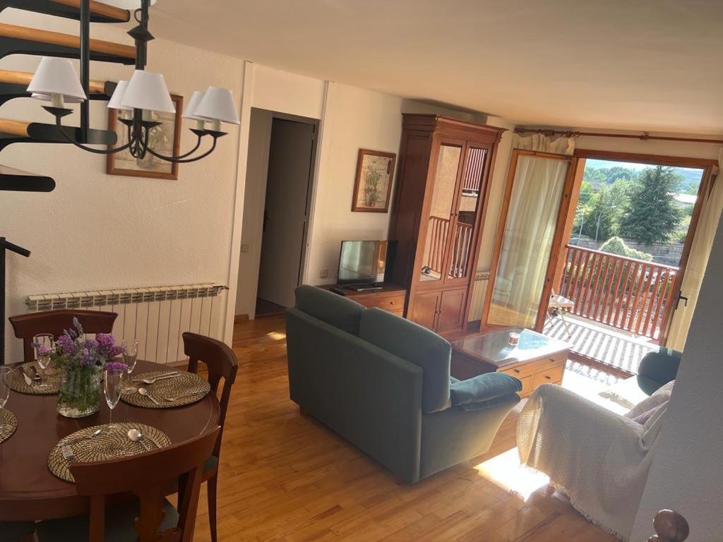 Ferienwohnung Precioso Duplex En Puigcerda Con Plaza De Parking Exterior foto