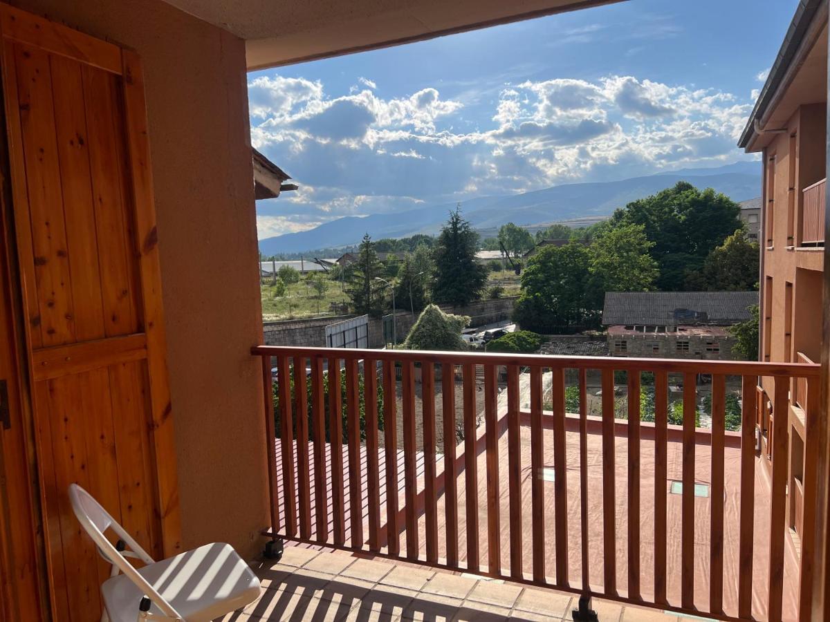Ferienwohnung Precioso Duplex En Puigcerda Con Plaza De Parking Exterior foto
